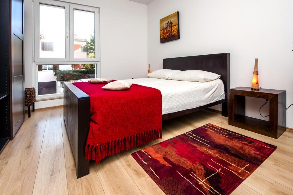 Pimlico Apartment *